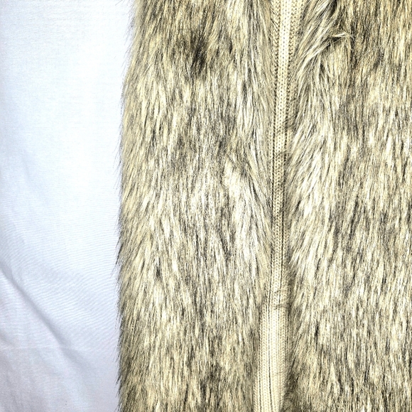 Hippie Rose sweater vest with faux fur front. Tan/black, Size XS - Picture 3 of 11